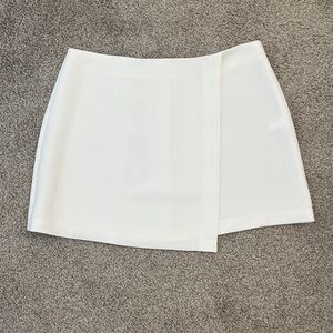 Gianni Bini White Mini Skirt Size 10